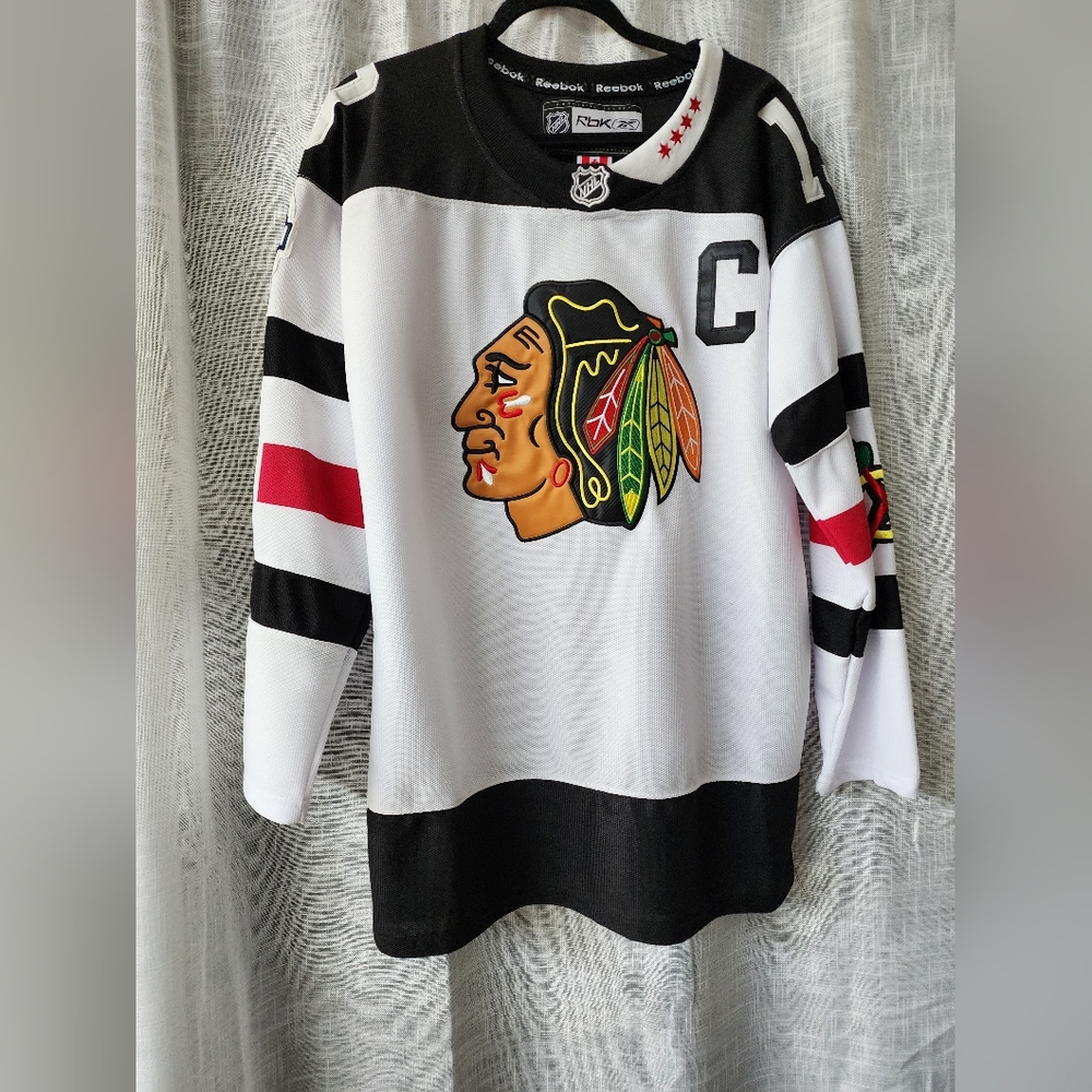 Black Hawks Hockey Jersey